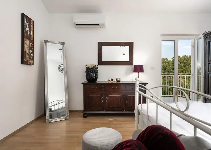 Hundefreundlliche Mit Privatpool, Panorama Meerblick, Outdoor-kueche, Babybett * Πόρετς