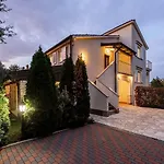 Hundefreundlliche Mit Privatpool, Panorama Meerblick, Outdoor-kueche, Babybett Пореч