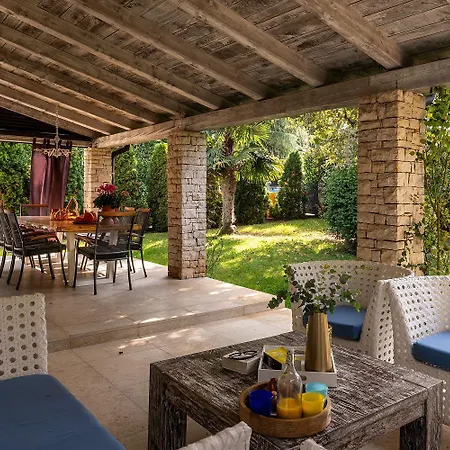 Feriehus Hundefreundlliche Mit Privatpool, Panorama Meerblick, Outdoor-kueche, Babybett Poreč