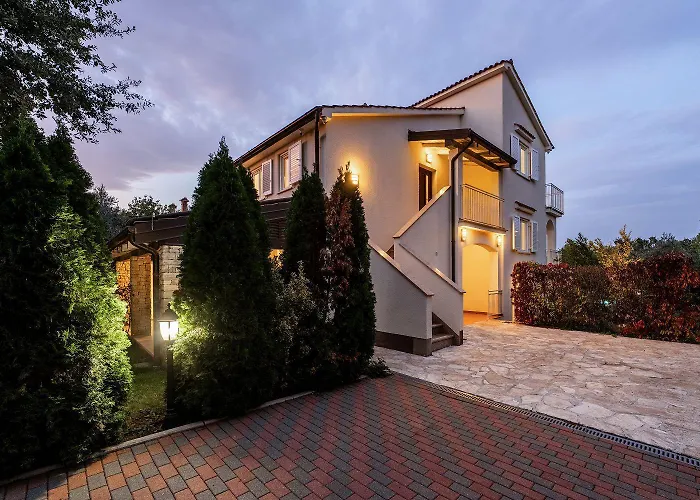 Hundefreundlliche Mit Privatpool, Panorama Meerblick, Outdoor-kueche, Babybett Poreč