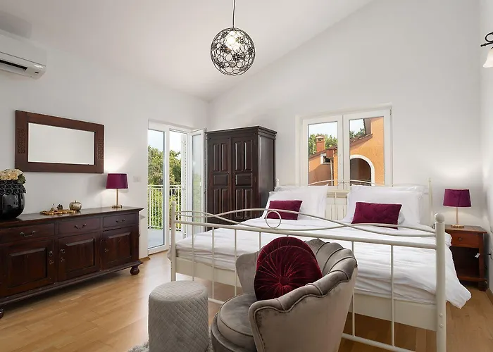 Hundefreundlliche Mit Privatpool, Panorama Meerblick, Outdoor-kueche, Babybett Feriehus Poreč