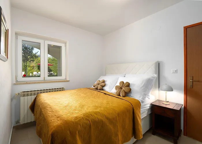 Hundefreundlliche Mit Privatpool, Panorama Meerblick, Outdoor-kueche, Babybett Poreč