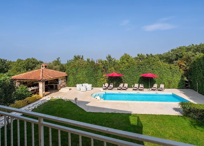 Hundefreundlliche Mit Privatpool, Panorama Meerblick, Outdoor-kueche, Babybett Nyaraló Poreč